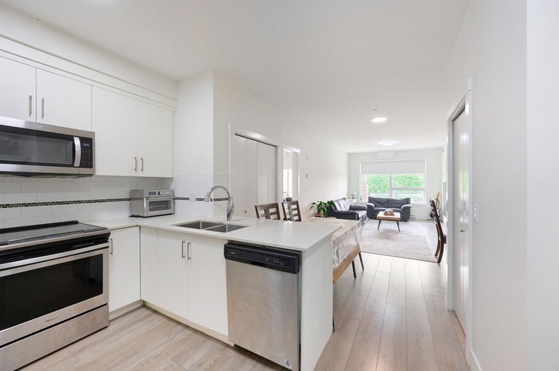 305 - 22577 Royal Crescent