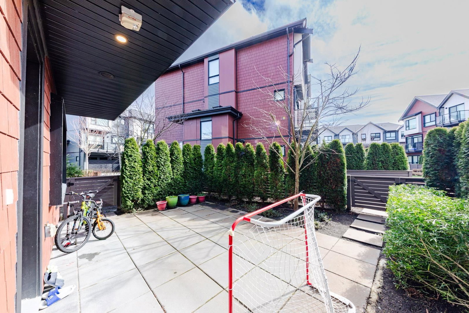 Listing Image 6