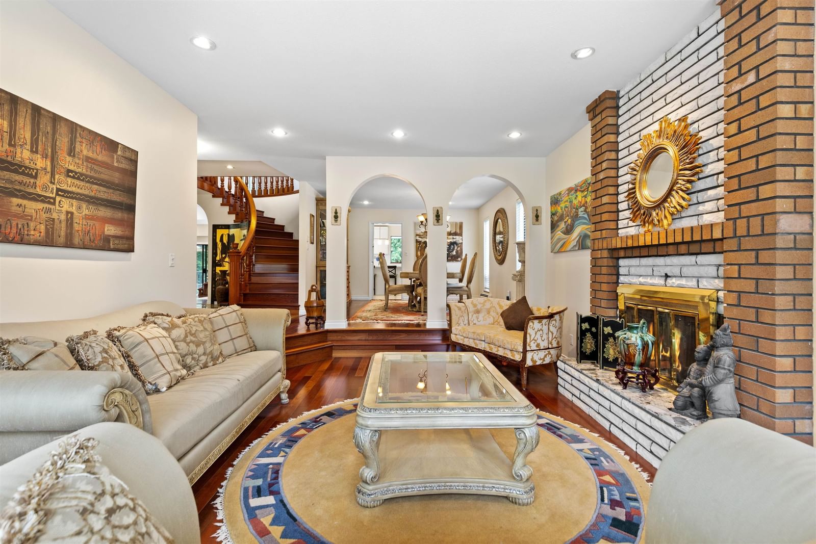 Listing Image 5