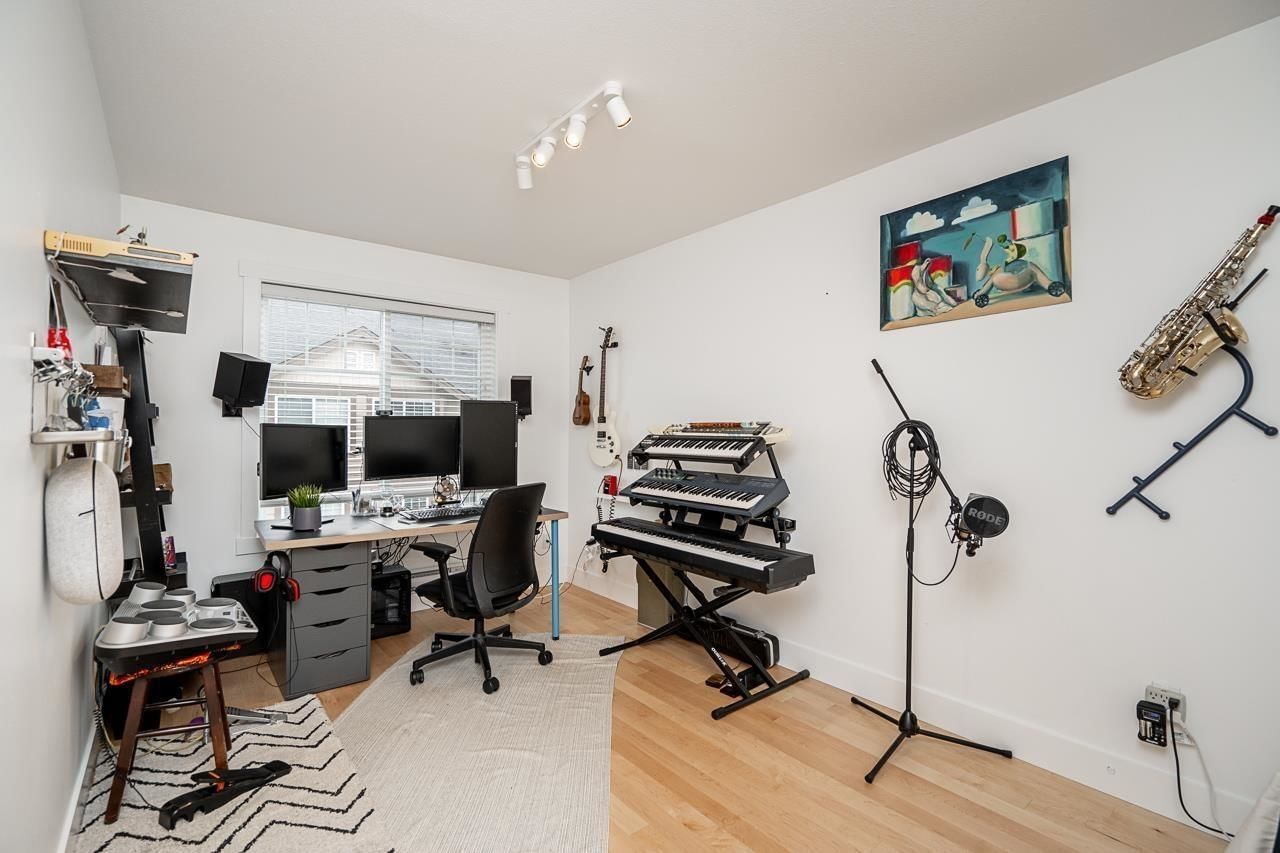 Listing Image 22