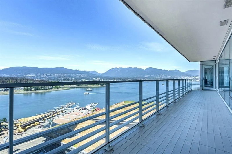230X - 1011 Cordova Street W