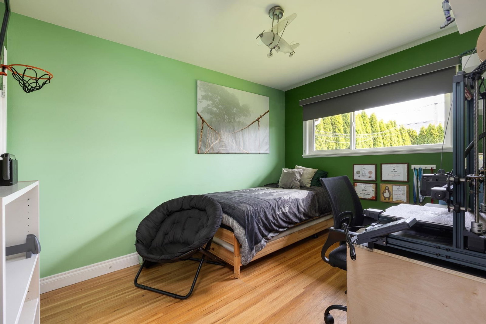 Listing Image 12