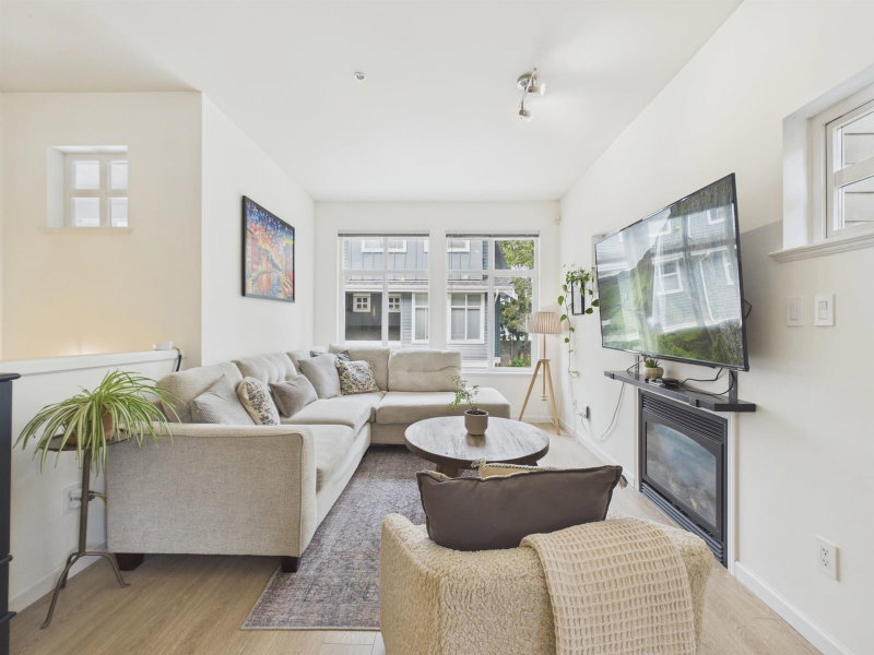 57 - 935 Ewen Avenue