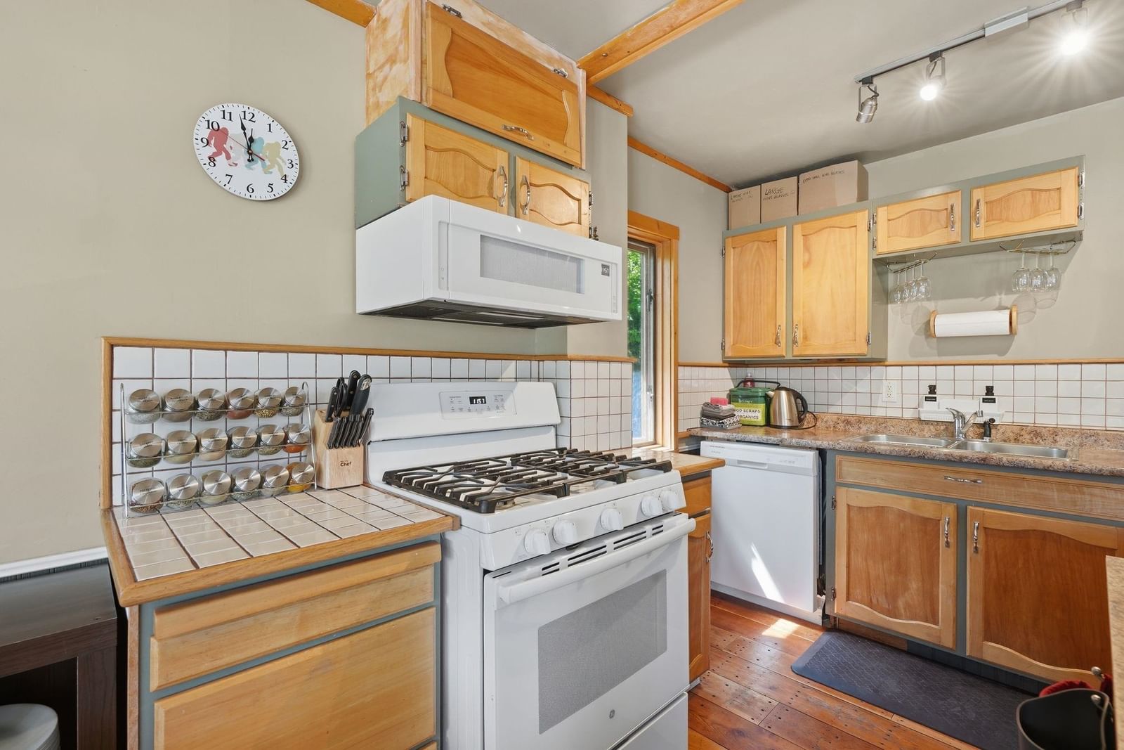 Listing Image 13