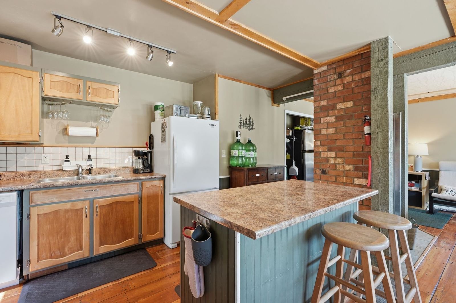 Listing Image 14