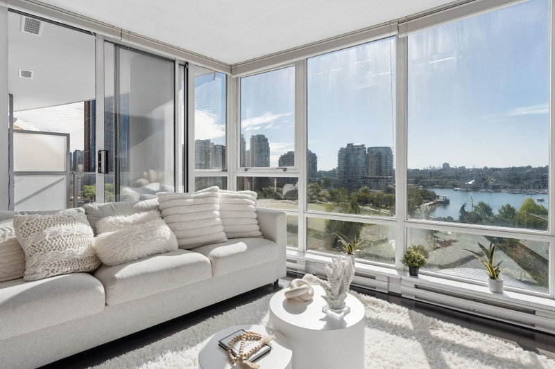 908 - 1408 Strathmore Mews