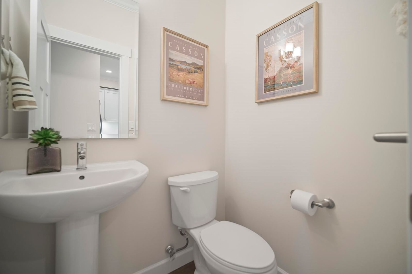 Listing Image 6