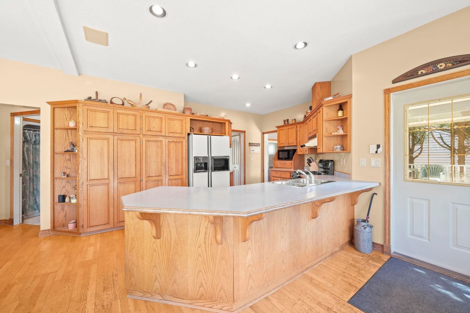 Listing Image 12