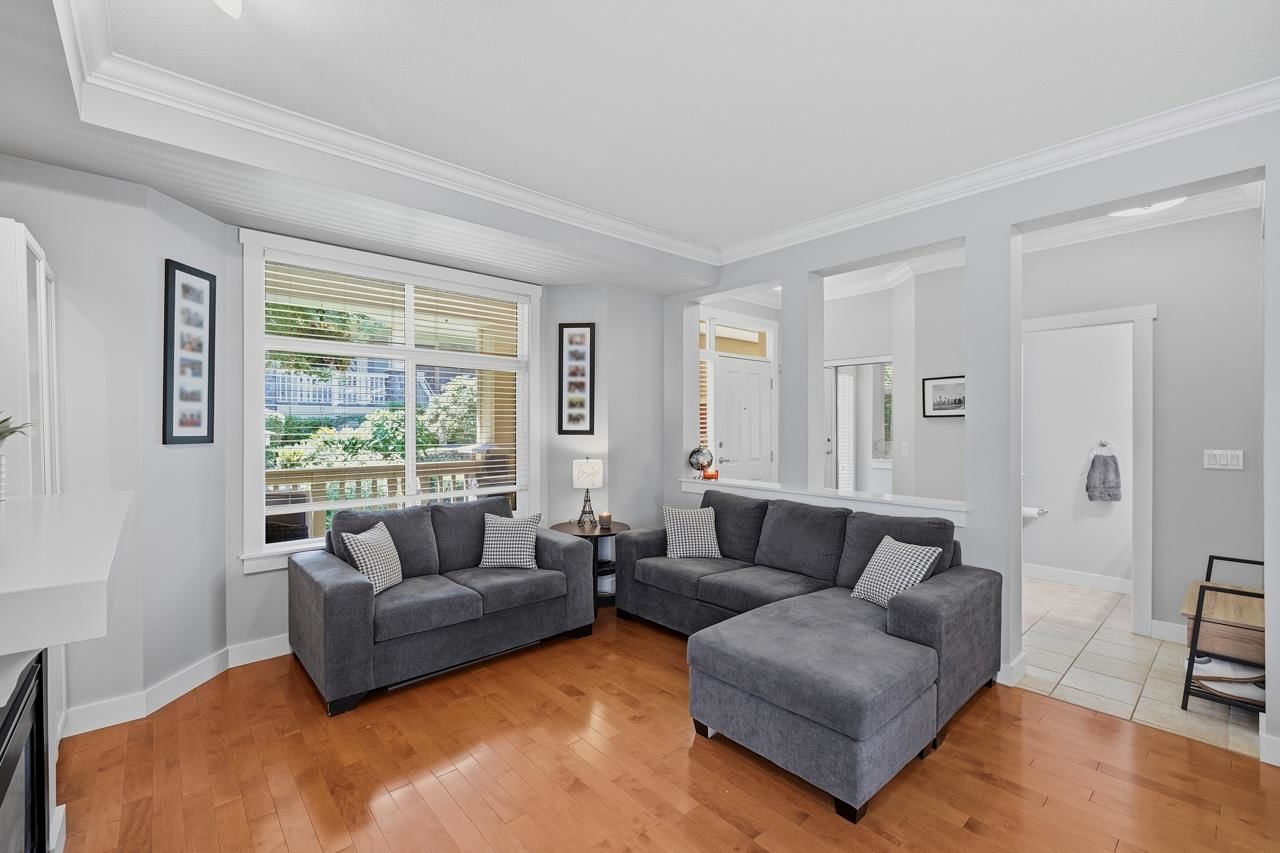 Listing Image 9