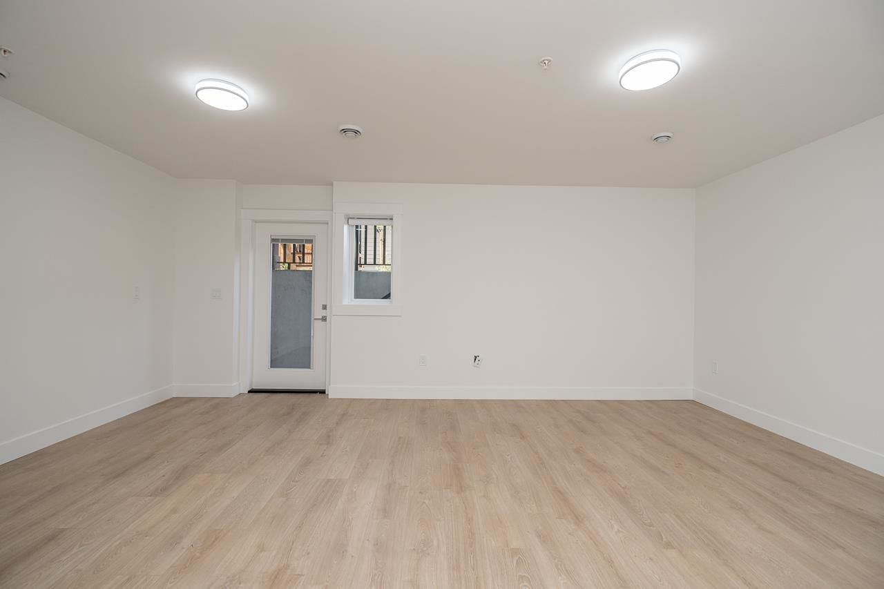 Listing Image 28