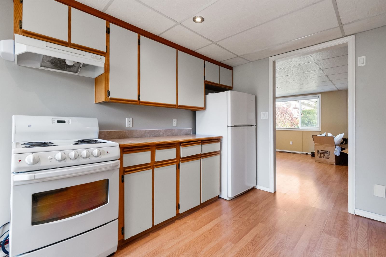 Listing Image 12