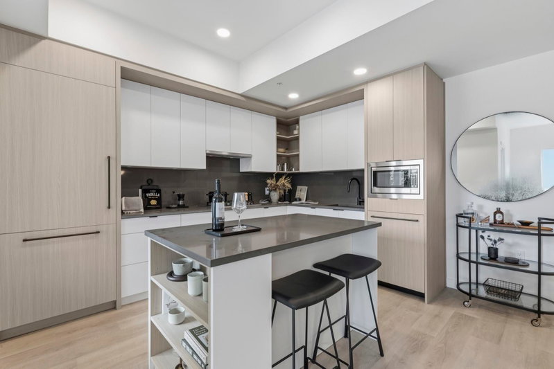 107 - 2268 Broadway E