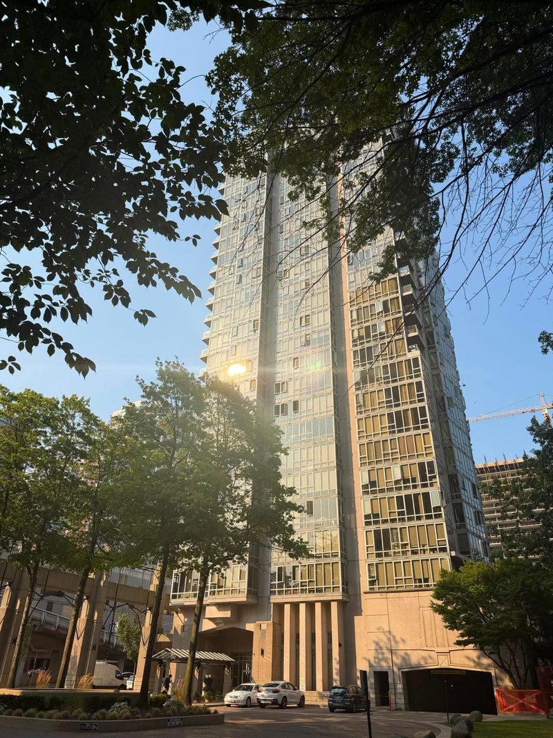 1003 - 930 Cambie Street