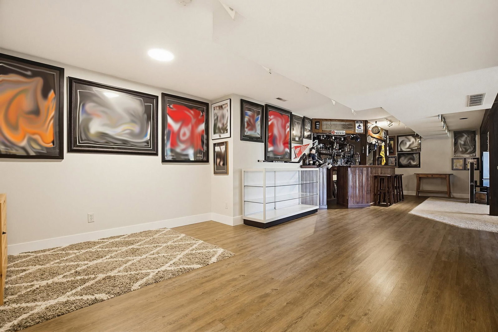 Listing Image 19