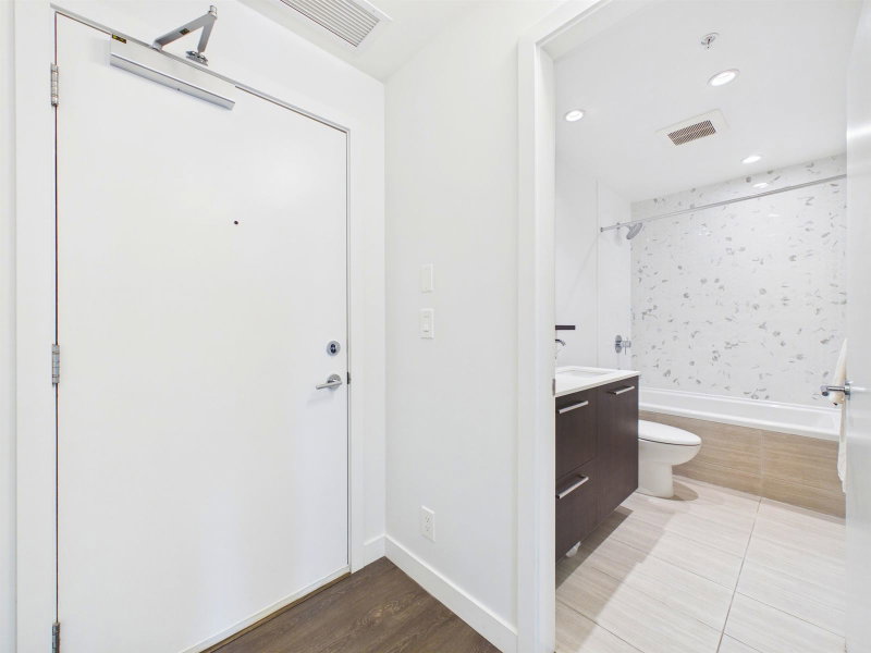 1806 - 567 Clarke Road