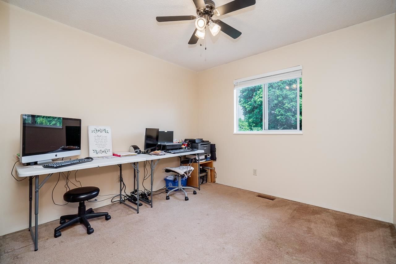 Listing Image 17