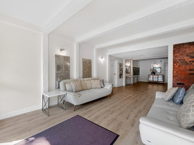 104 - 170 4th Street W