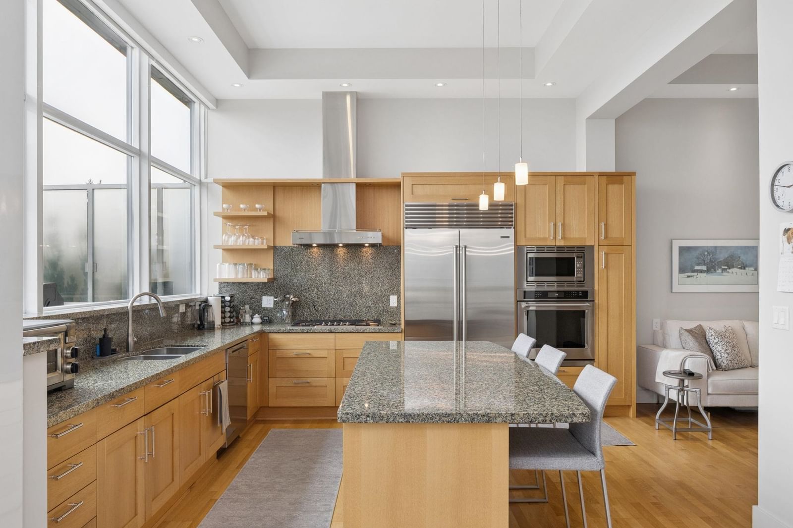 Listing Image 19