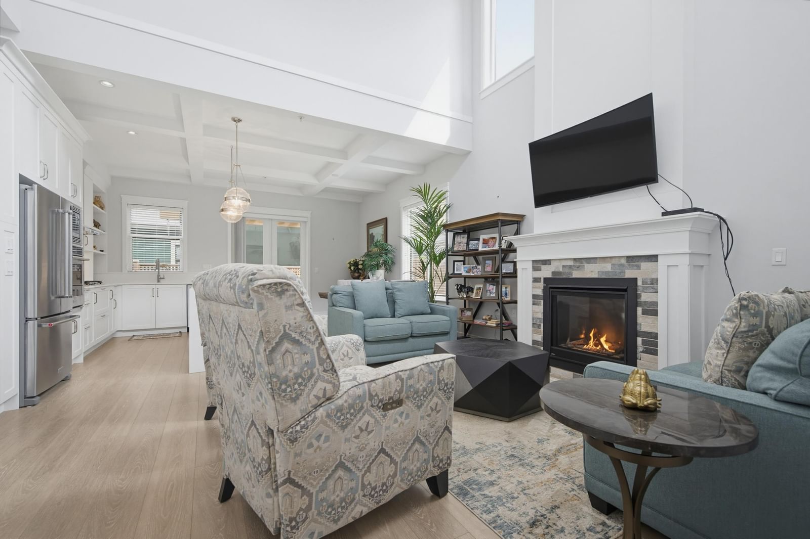 Listing Image 5