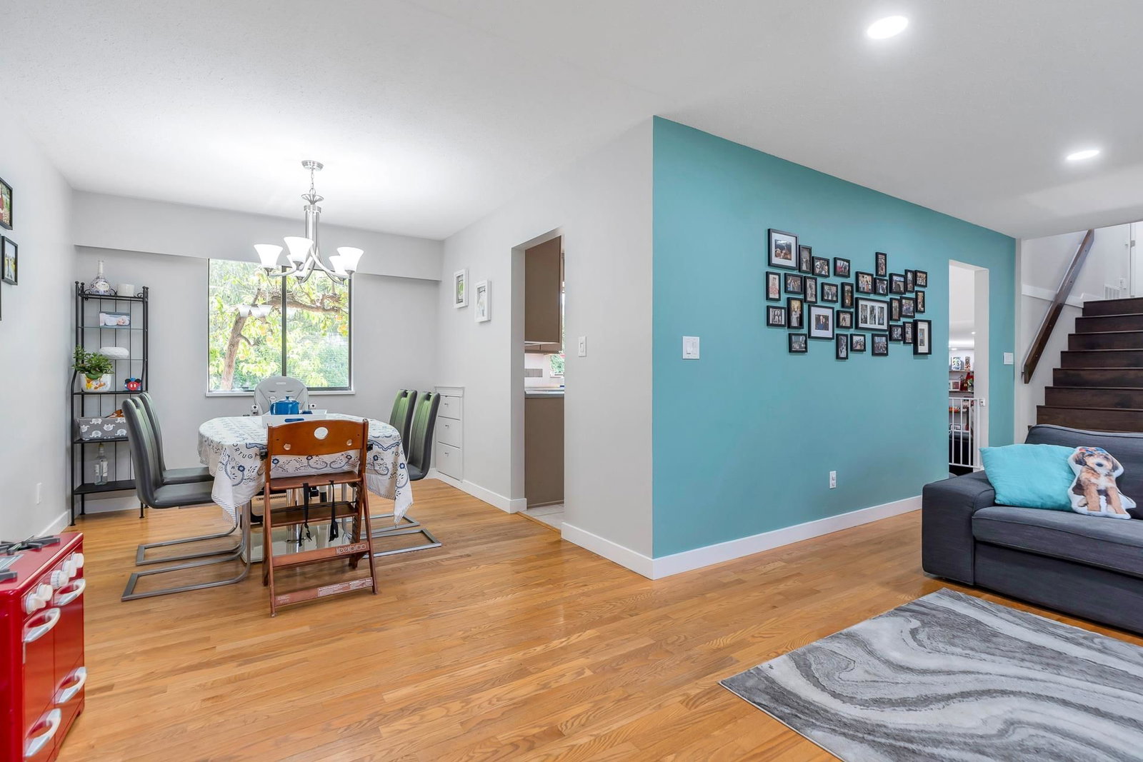 Listing Image 5
