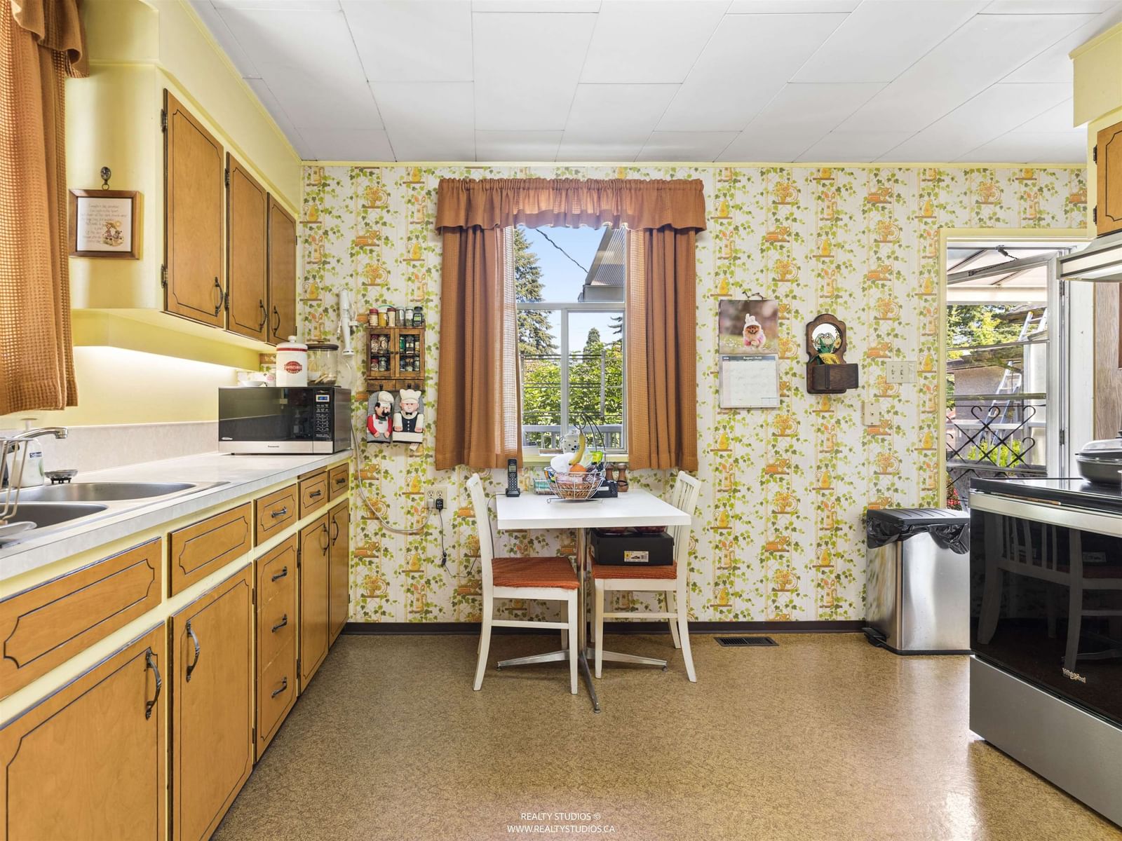 Listing Image 9
