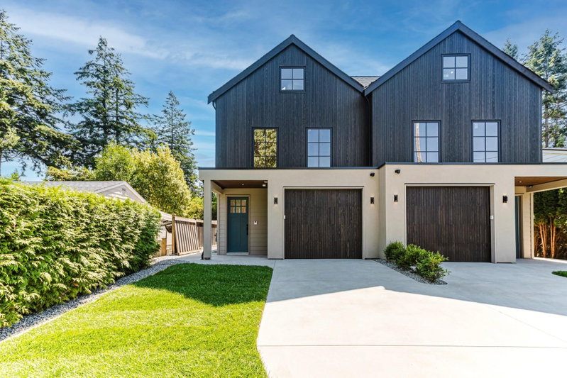 1514 Farrell Crescent