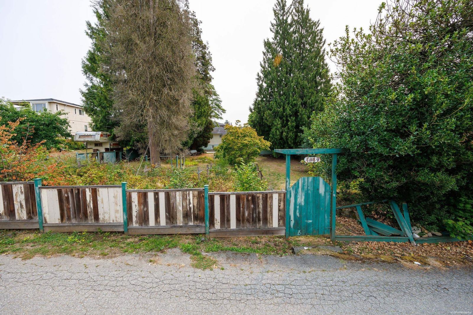 Listing Image 8