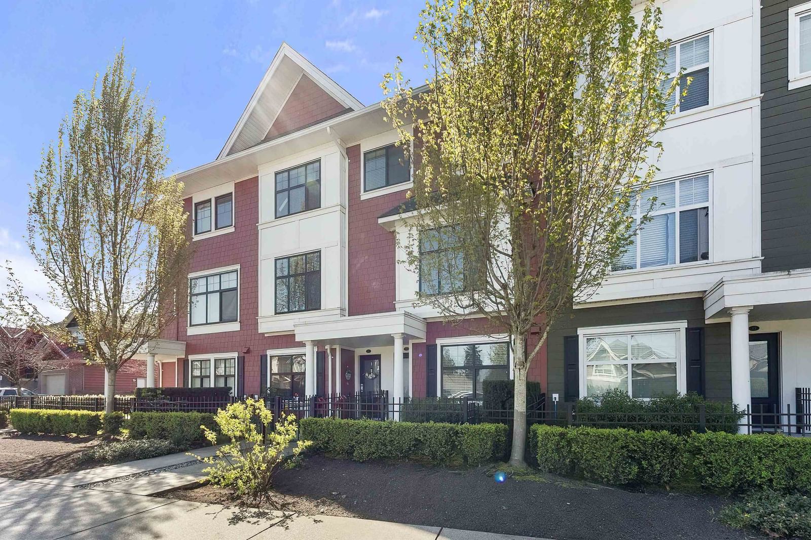 Listing Image 4