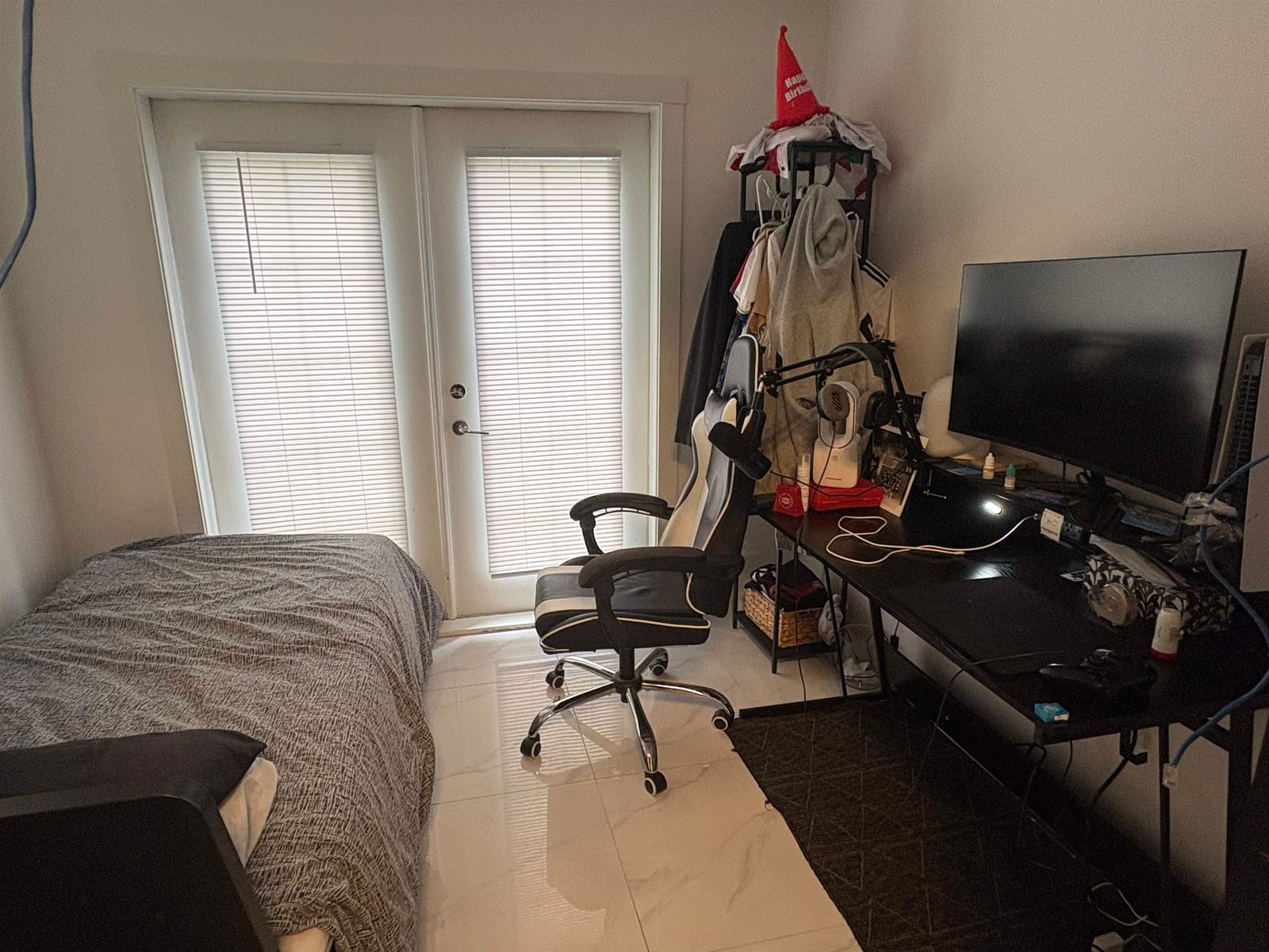 Listing Image 19