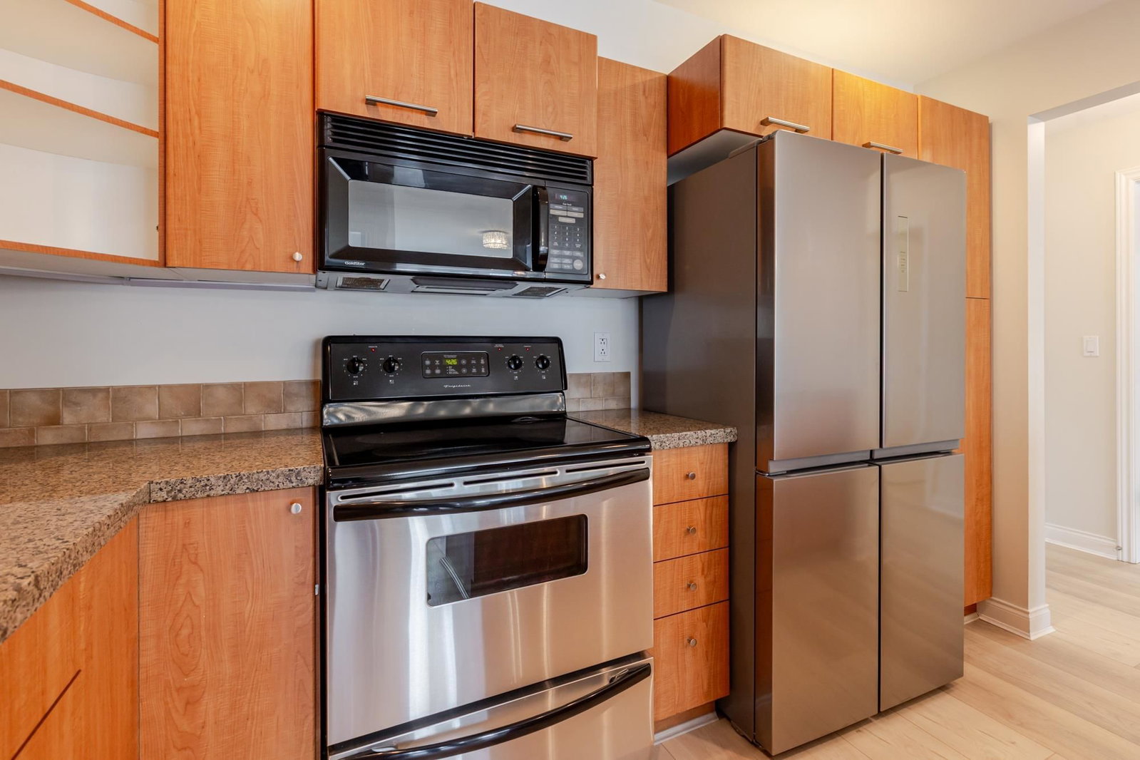 Listing Image 15