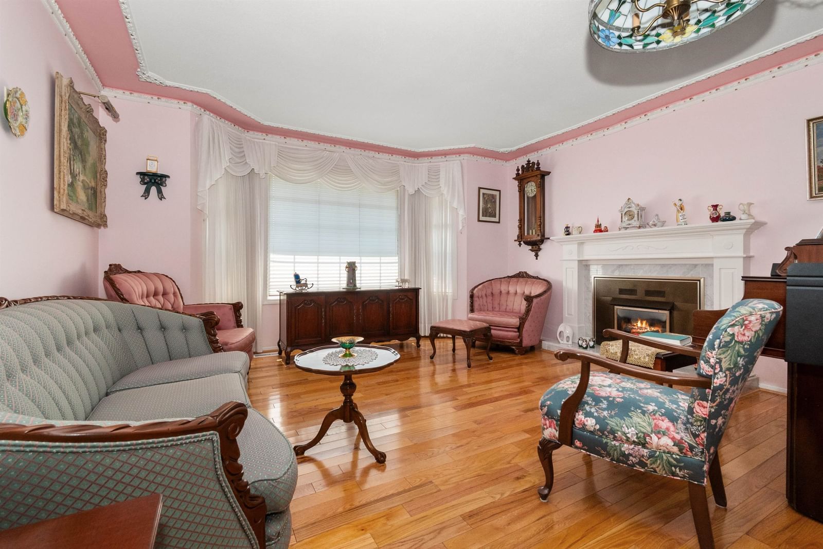 Listing Image 3