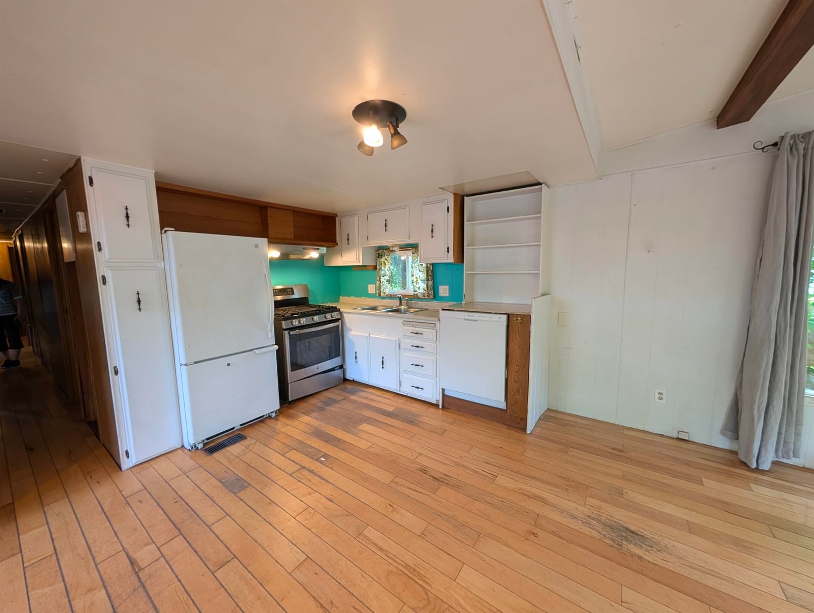 Listing Image 8