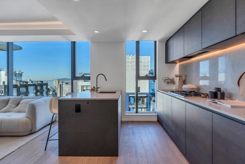 1202 - 1482 Robson Street