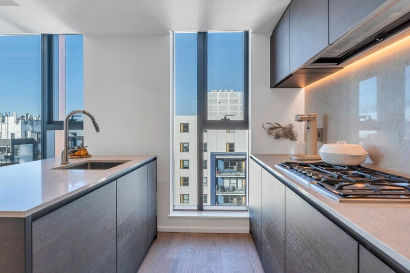 1202 - 1482 Robson Street