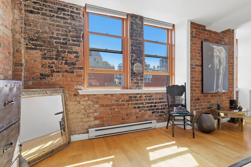 403 - 233 Abbott Street