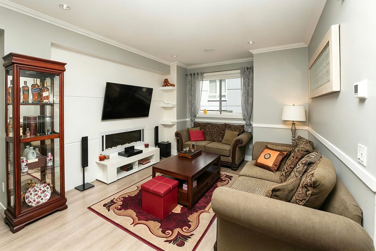 Listing Image 9