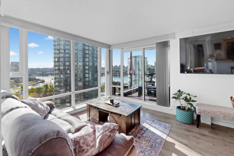 1501 - 455 Beach Crescent