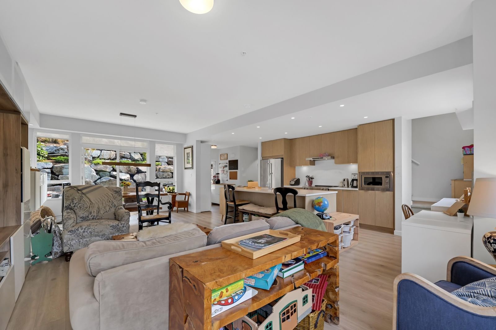 Listing Image 5