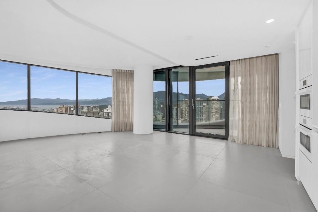23xx - 1033 Nelson Street 4