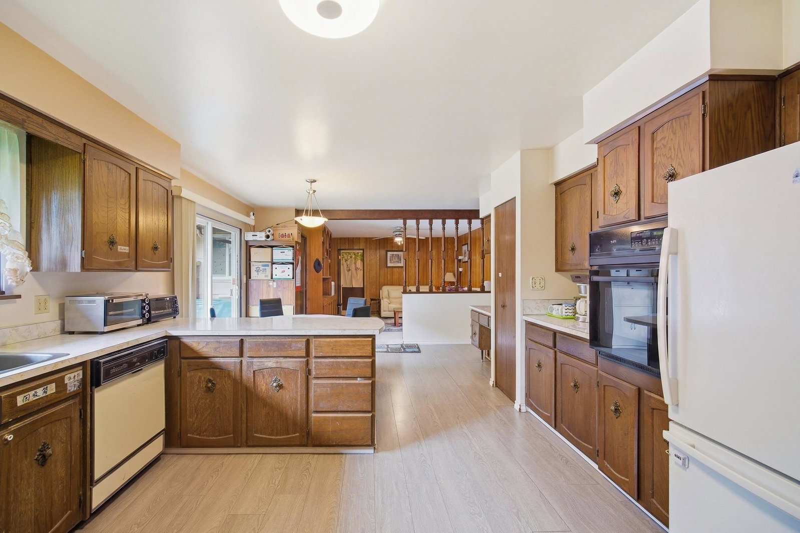 Listing Image 11