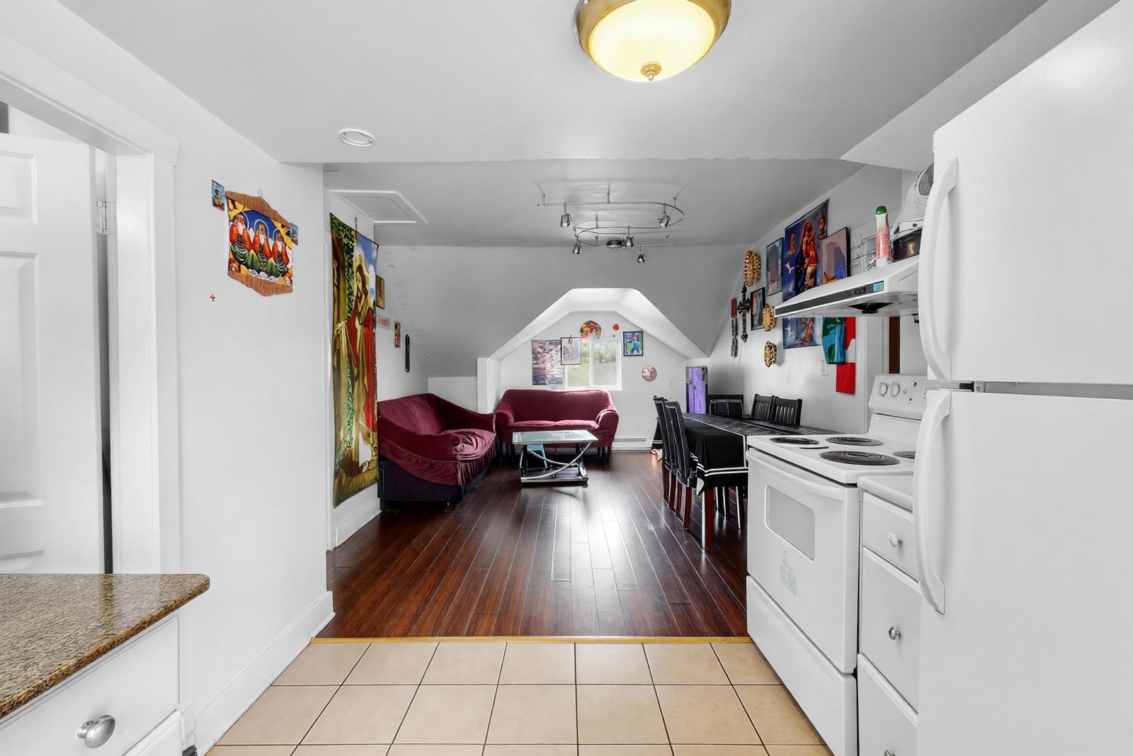 Listing Image 22