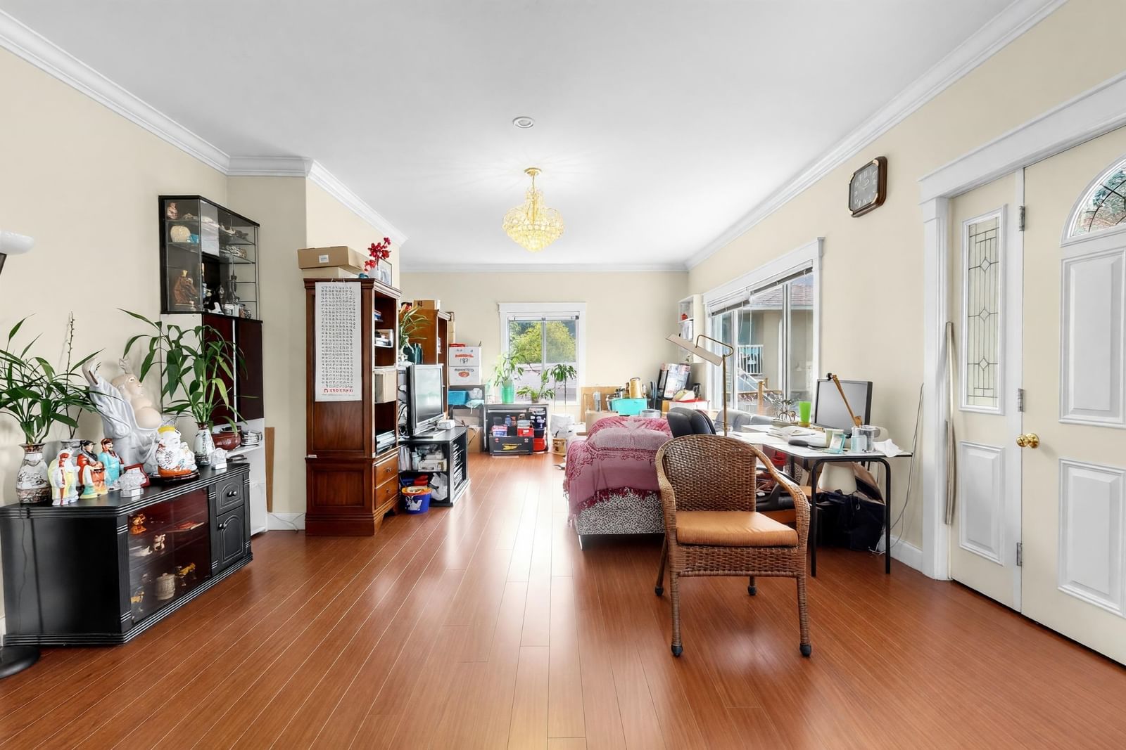 Listing Image 4