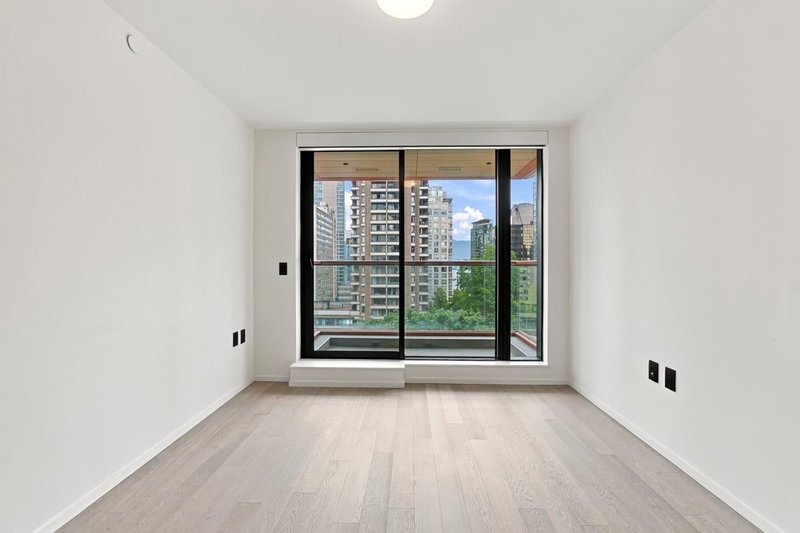 1004 - 1408 Robson Street
