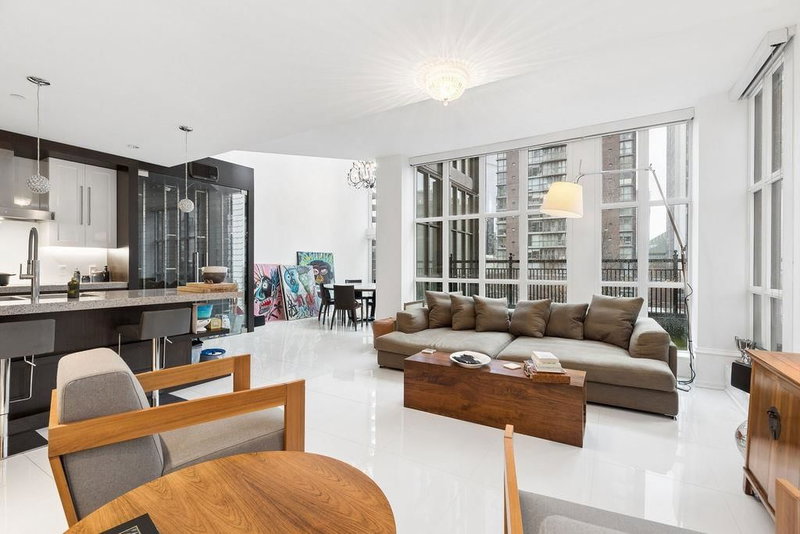 PH2 - 1102 Hornby Street