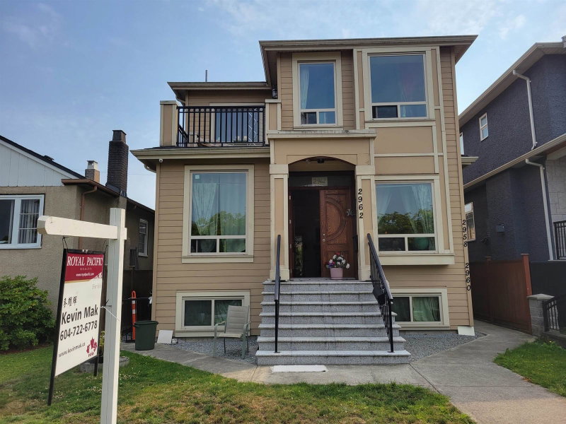 2962 Kitchener Street