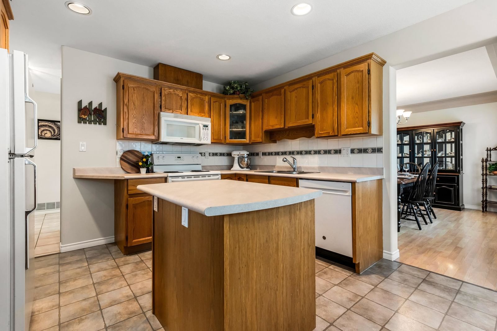 Listing Image 15