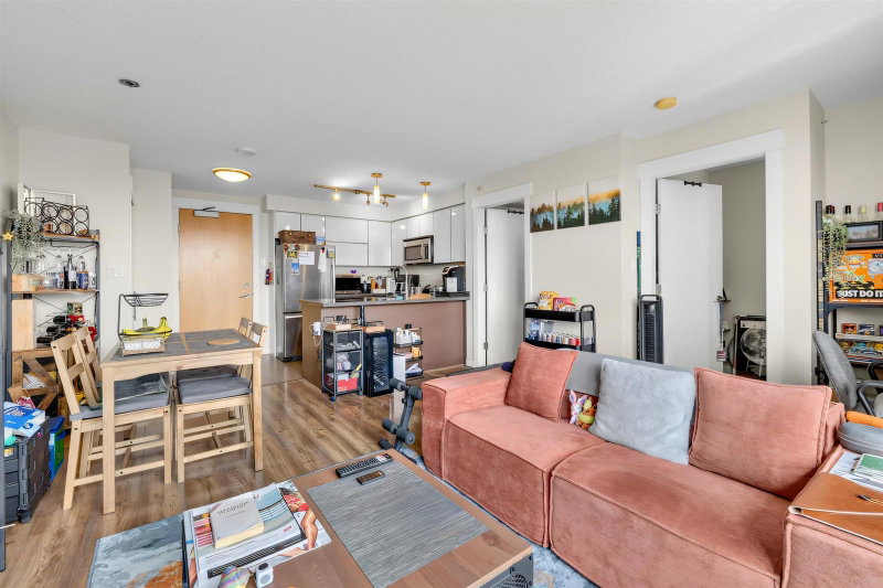 707 - 6733 Buswell Street