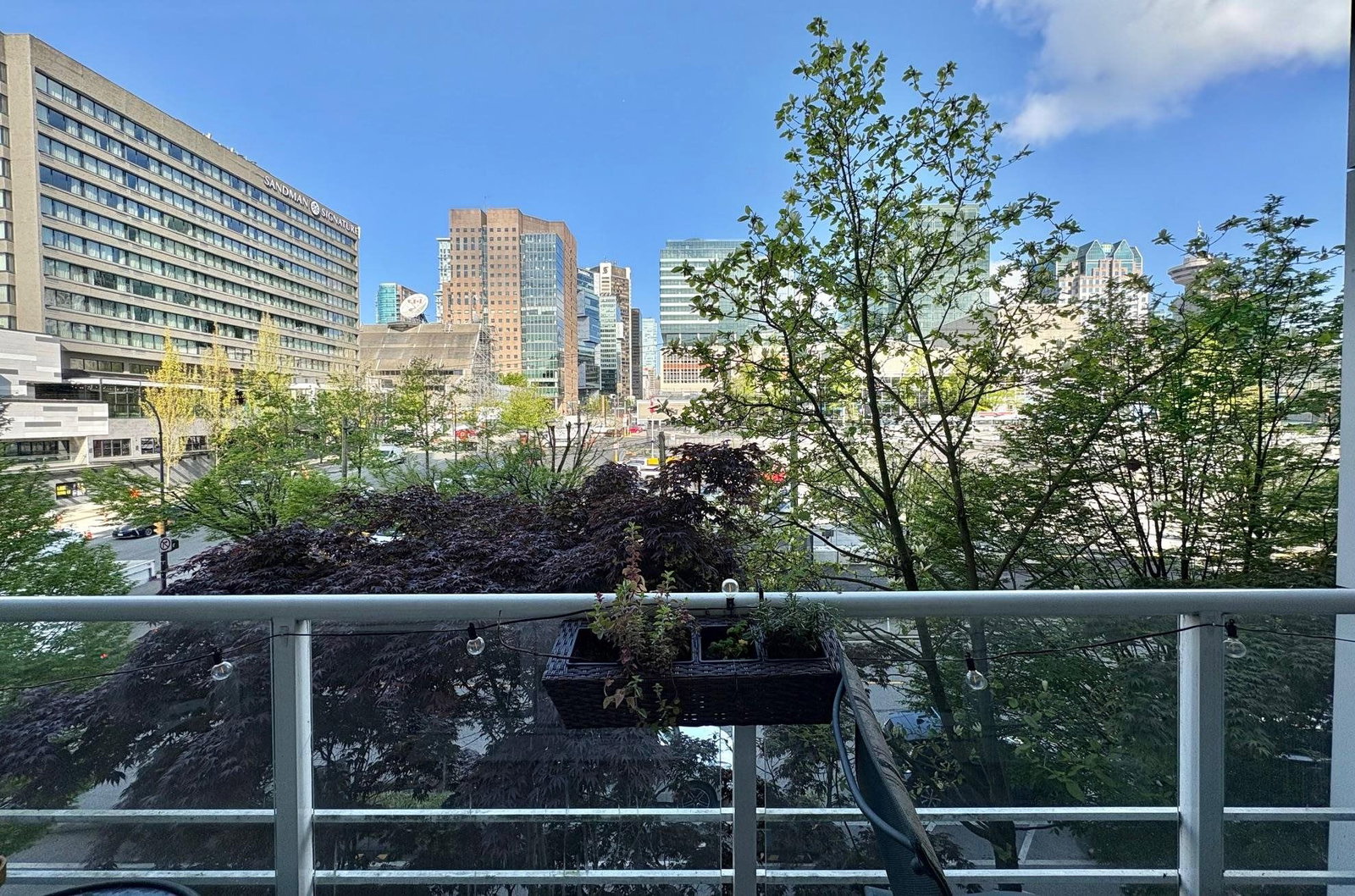Listing Image 11