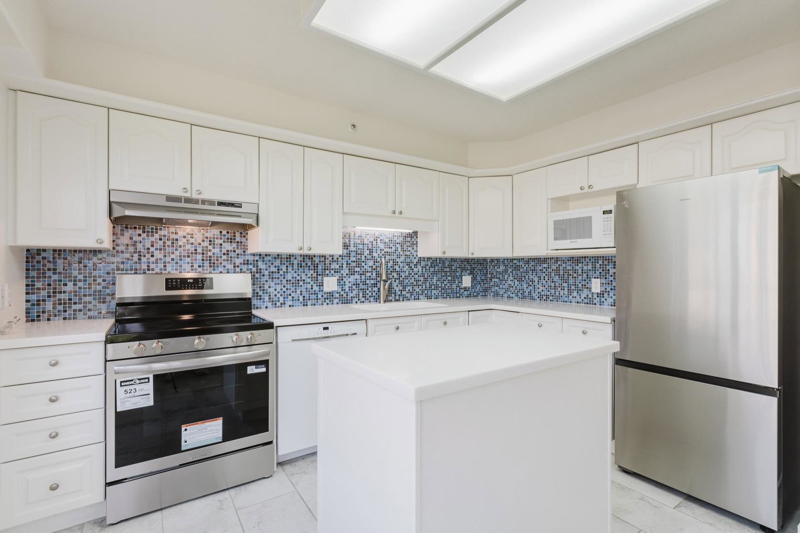Listing Image 10