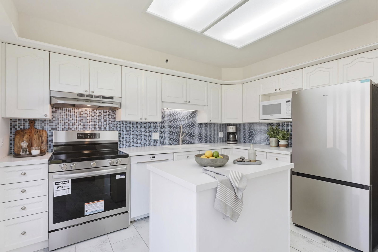 Listing Image 11
